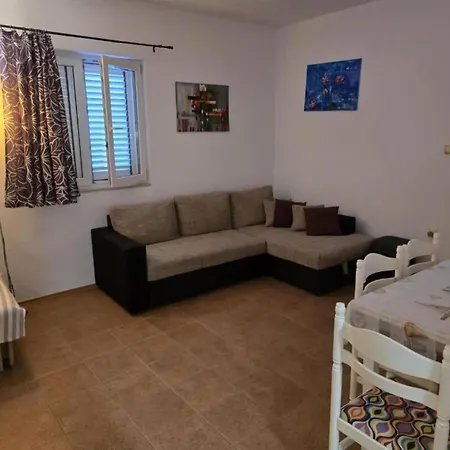 Gogi - One Bedroom A5