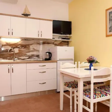 Gogi - One Bedroom A5 Διαμέρισμα Τρογκίρ