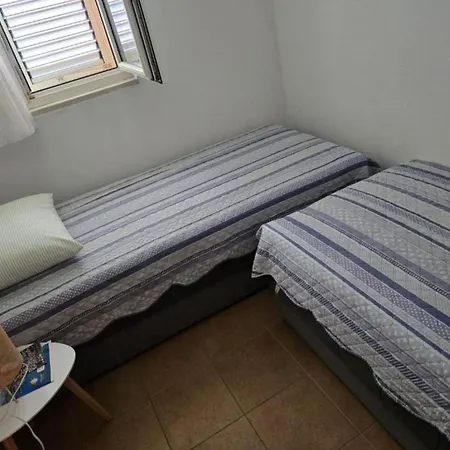 Gogi - One Bedroom A5 Τρογκίρ