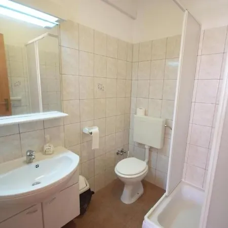 Gogi - One Bedroom A5 Τρογκίρ